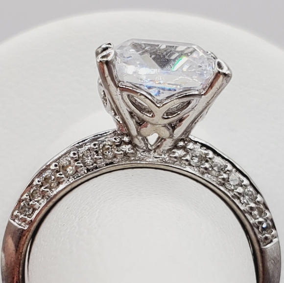 Diamond ring - Picture 3 of 4